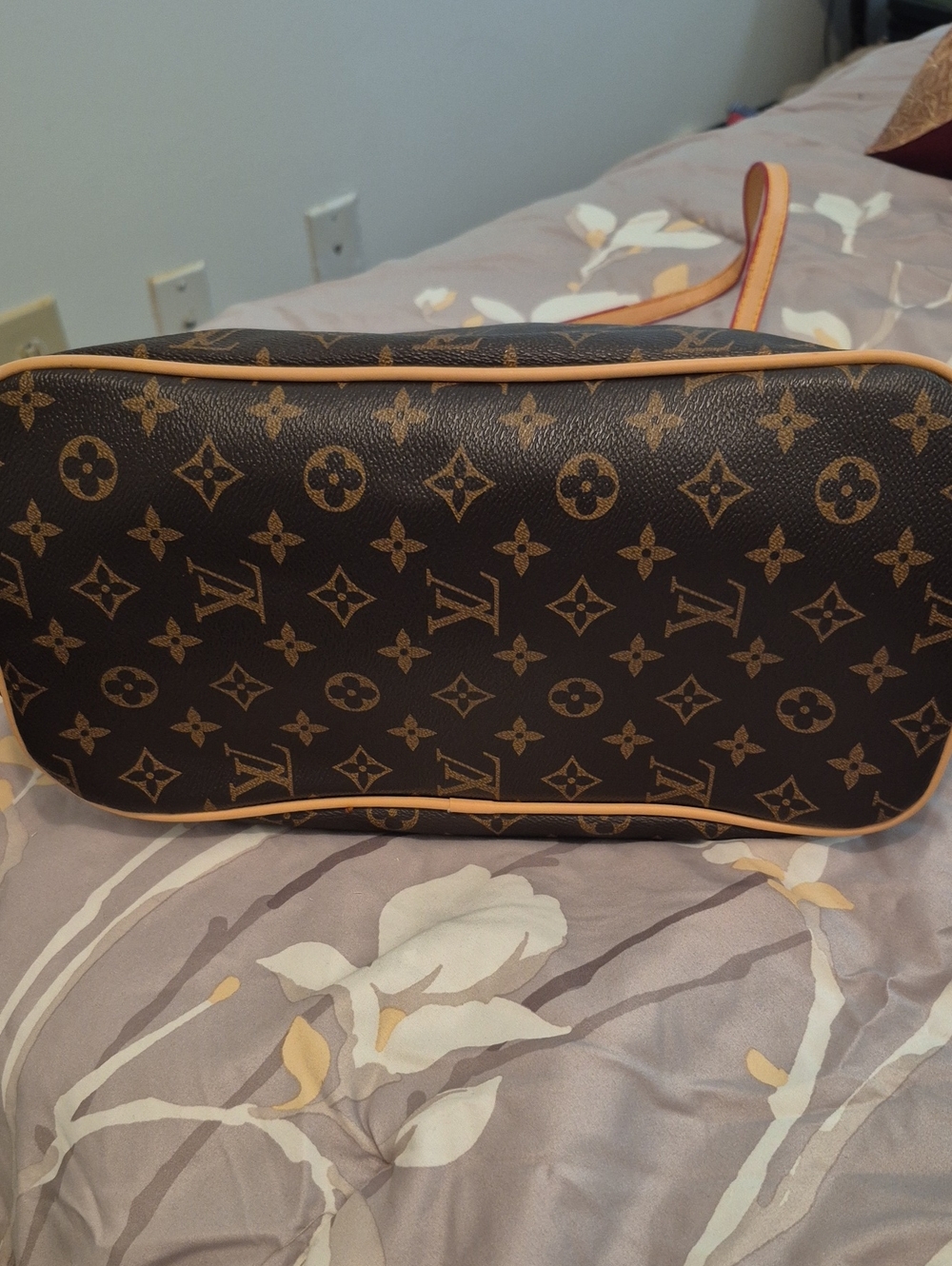 Tote Bag with LV  Design - Picture 5 of 10